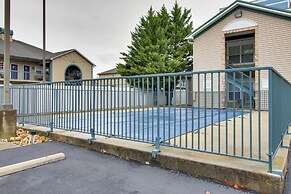 Parkway Condo ~ Walk to Island in Pigeon Forge!