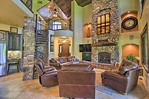 Centrally Located: Lavish Pinetop Paradise!