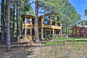 Centrally Located: Lavish Pinetop Paradise!