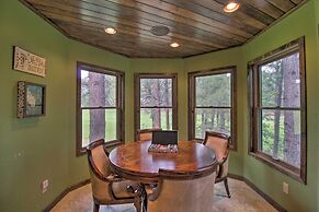 Centrally Located: Lavish Pinetop Paradise!
