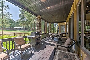 Centrally Located: Lavish Pinetop Paradise!