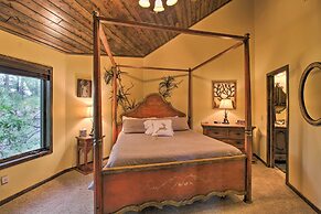 Centrally Located: Lavish Pinetop Paradise!