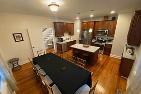 'thomson Farm' Classic Home < 10 Mi to Vineyards!