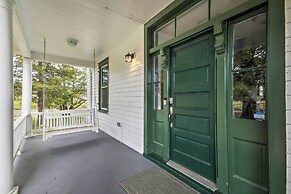 'thomson Farm' Classic Home < 10 Mi to Vineyards!