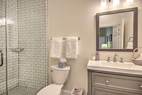 'thomson Farm' Classic Home < 10 Mi to Vineyards!