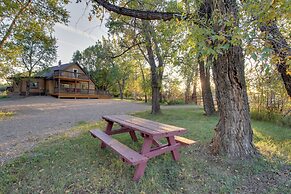 Cozy Augusta Cabin w/ Furnished Deck & Grill!