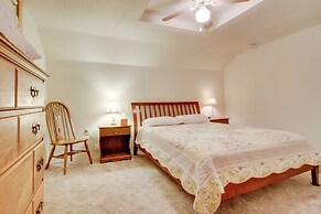 Cozy Augusta Cabin w/ Furnished Deck & Grill!