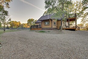 Cozy Augusta Cabin w/ Furnished Deck & Grill!