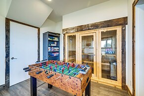 Oceanfront Home w/ Hot Tub, Sauna, 8 Mi to Newport