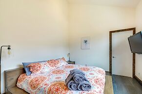 Oceanfront Home w/ Hot Tub, Sauna, 8 Mi to Newport