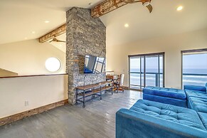 Oceanfront Home w/ Hot Tub, Sauna, 8 Mi to Newport