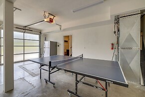 Oceanfront Home w/ Hot Tub, Sauna, 8 Mi to Newport