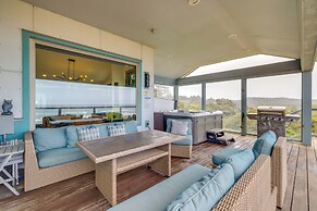 Oceanfront Home w/ Hot Tub, Sauna, 8 Mi to Newport