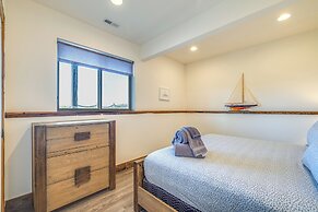 Oceanfront Home w/ Hot Tub, Sauna, 8 Mi to Newport