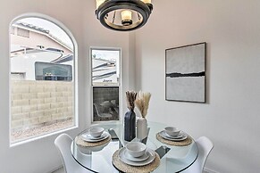 Beautiful Chandler Escape w/ Putting Green & Pool!