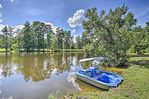 Serene Home on Pond - 5 Mi to Dtwn Greensboro