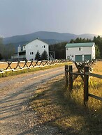 The Front Porch 20-acre Country Home w/ Mtn View