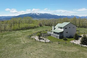 The Front Porch 20-acre Country Home w/ Mtn View