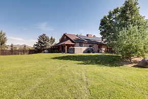 Heber City Home: Private Yard & Hot Tub!