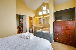 Glen Arbor Vacation Rental w/ Views of Lake!