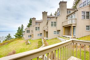 Glen Arbor Vacation Rental w/ Views of Lake!