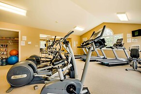 Adventure Home: Trails, Pool, Gym & Tennis Access