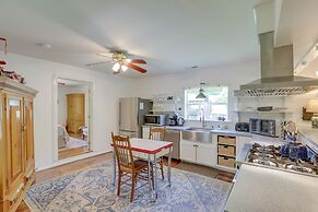 Marshall Cottage on 1895 Tobacco Farm w/ Hot Tub!