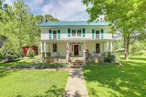 Marshall Cottage on 1895 Tobacco Farm w/ Hot Tub!