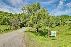 Marshall Cottage on 1895 Tobacco Farm w/ Hot Tub!