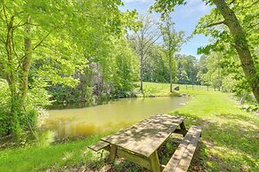 Marshall Cottage on 1895 Tobacco Farm w/ Hot Tub!