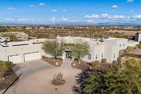Adobe Arizona Home w/ City & Mountain Views