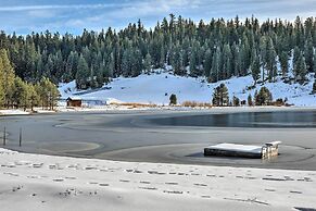 Pinecrest Retreat With Fireplace!