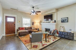Chic Lawton Home, 5 Mins to Fort Sill!
