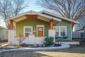 Chic Lawton Home, 5 Mins to Fort Sill!