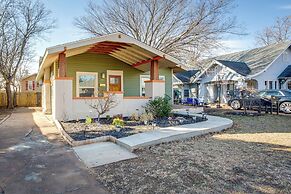 Chic Lawton Home, 5 Mins to Fort Sill!