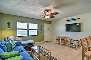 Sunny Seaside Condo With Pool & Walk to Beach!