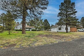 Near Hiking & Golfing: Flagstaff Cottage!