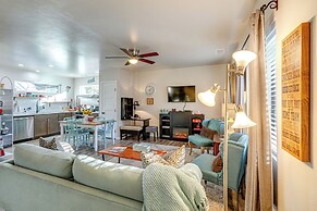 Near Hiking & Golfing: Flagstaff Cottage!