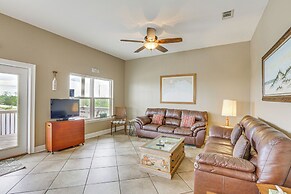 Family-friendly Waterfront Oasis: 7 Miles to Beach