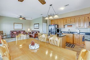 Family-friendly Waterfront Oasis: 7 Miles to Beach