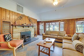 Peaceful Traverse City Cabin ~ 16 Mi to Dtwn!