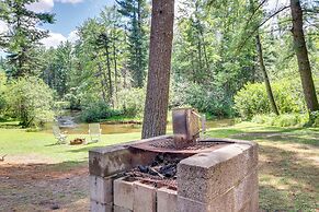 Peaceful Traverse City Cabin ~ 16 Mi to Dtwn!