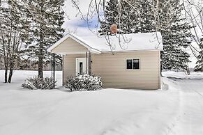 Cozy Chassell House - 10 Mi to Portage Lake!