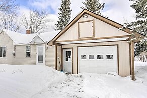 Cozy Chassell House - 10 Mi to Portage Lake!