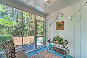 Charming Wilmington Home w/ Screened-in Porch