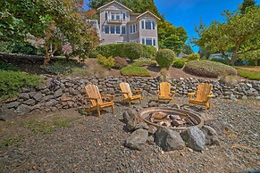 Spacious Lake Stevens Home w/ Fire Pit, Patio