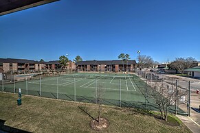 Game Day Retreat: Pool Access, 2 Mi to Texas A & M