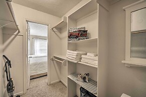 Game Day Retreat: Pool Access, 2 Mi to Texas A & M