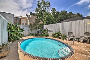 Charming Montrose Townhome With Private Pool!