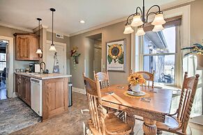 Pet-friendly Home: Grill & Fire Pit in Manhattan